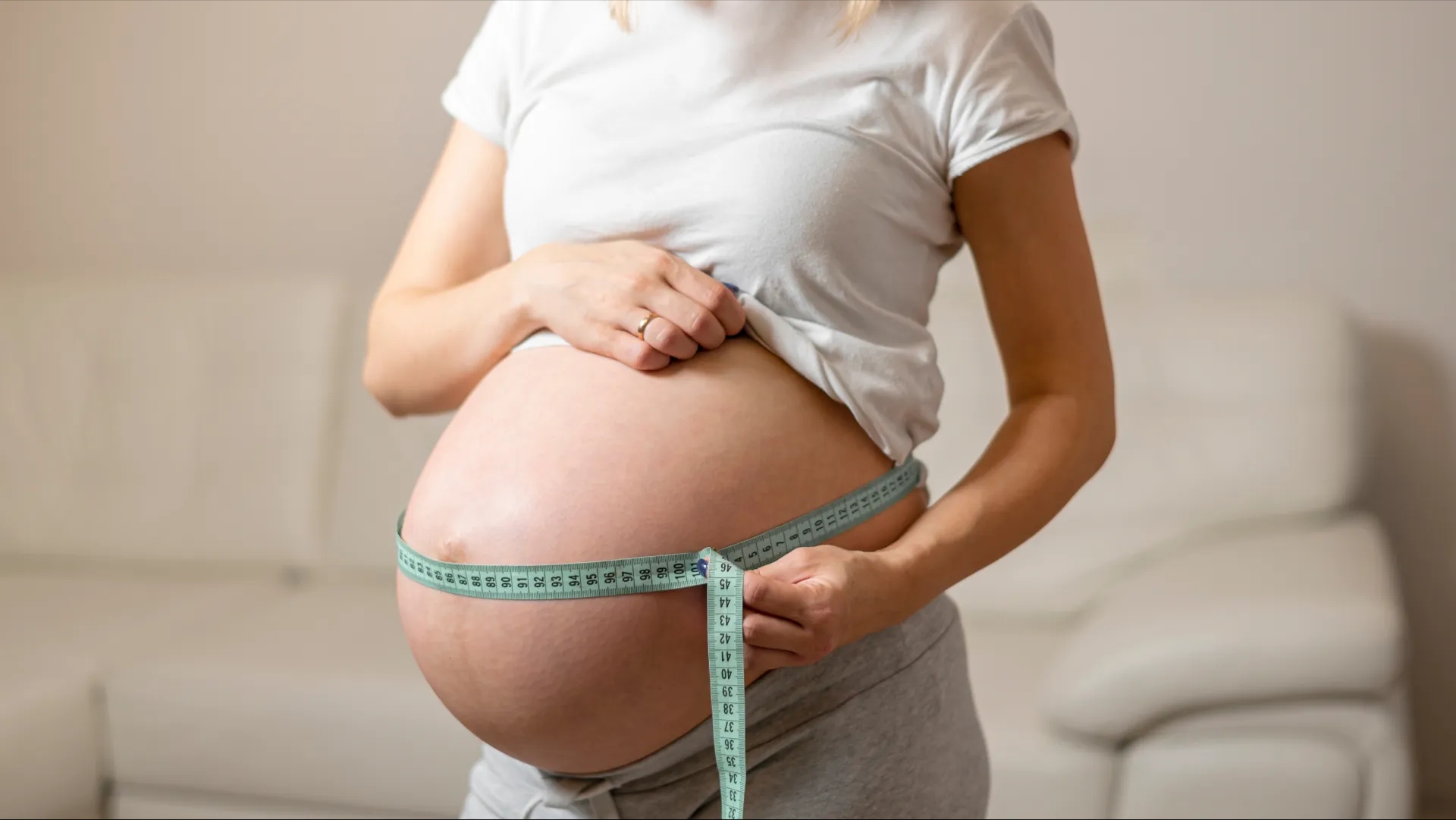 اضافه وزن در بارداری؛ بررسی علل، عوارض و روش‌های پیشگیری از چاقی بارداری